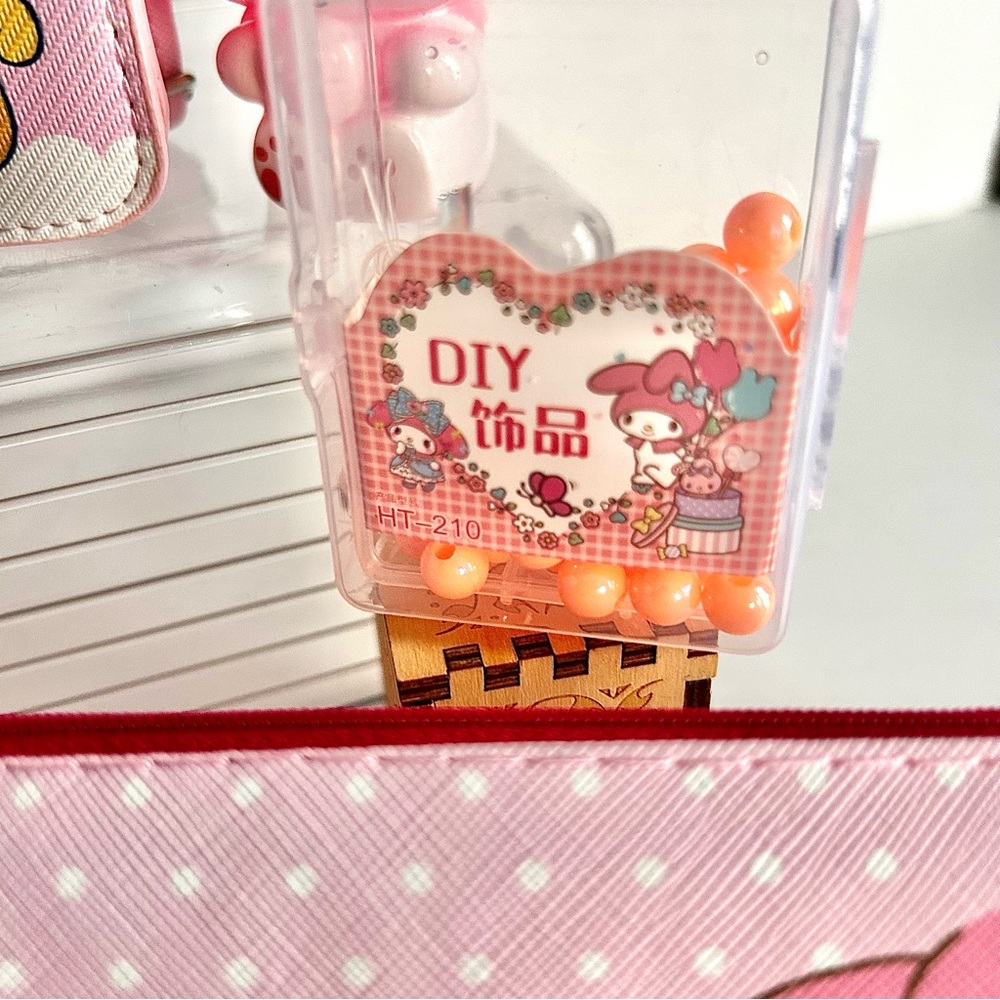 💖(MY305) My Melody Adorable 10-Piece Purse Bundle! - Picture 10 of 15
